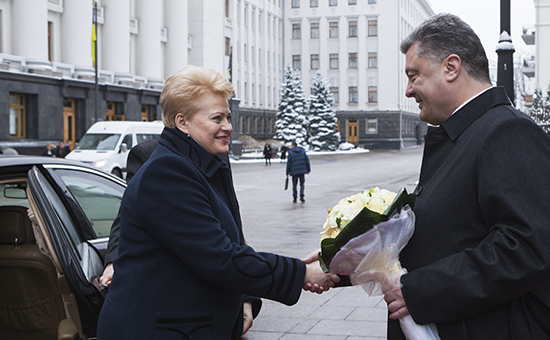 Президент Украины Петр Порошенко и президент Литвы Даля Грибаускайте во время встречи в Киеве