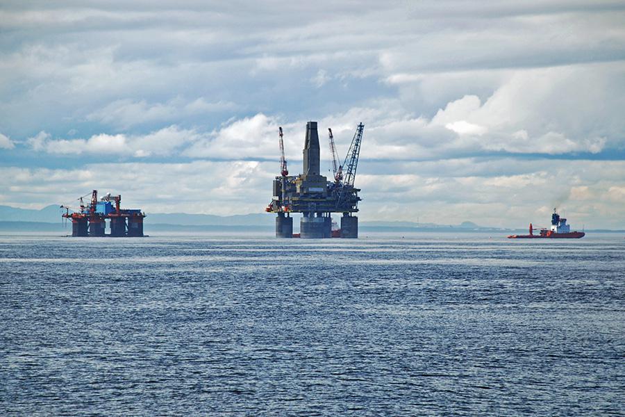 Нефтегазовая платформа &laquo;Лунская-А&raquo;