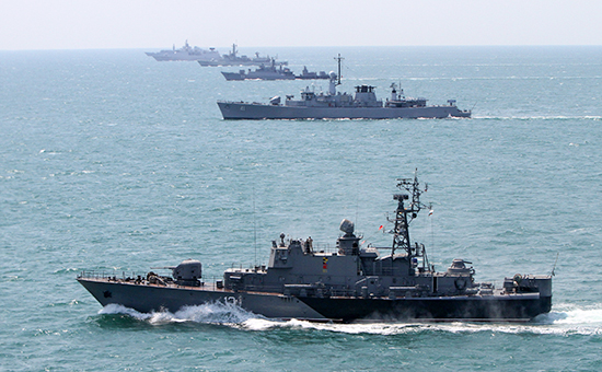 Военные корабли НАТО на&nbsp;учениях Sea Breeze 2015 в&nbsp;Черном море