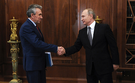 Глава ВЭБа Сергей Горьков (слева) и&nbsp;президент России Владимир Путин во&nbsp;время встречи в&nbsp;Кремле, 3 августа 2016 года


