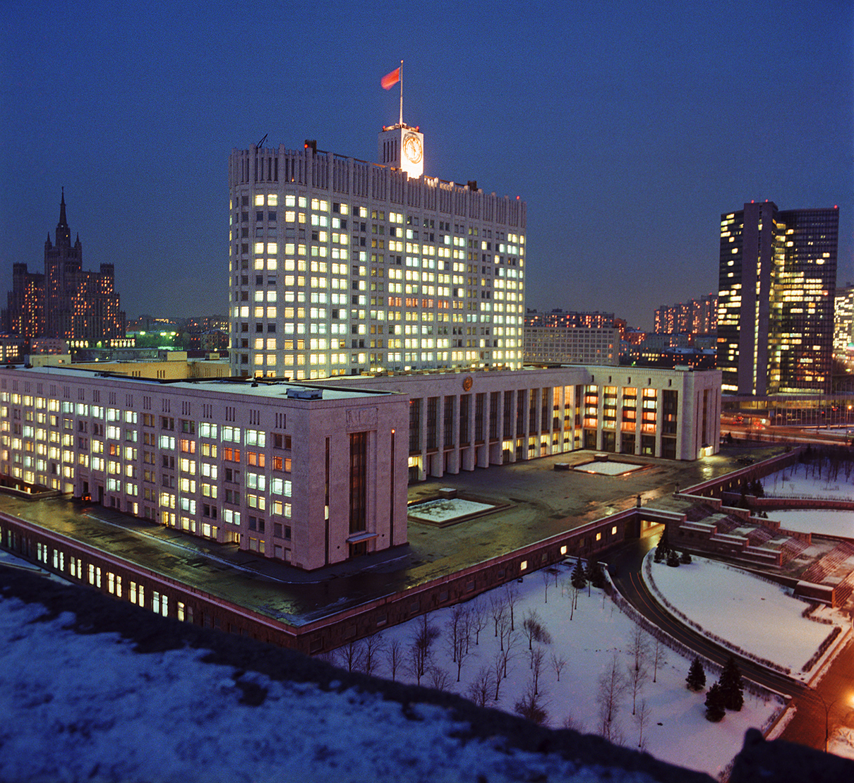 Здание Совета министров РСФСР в 1983 году
