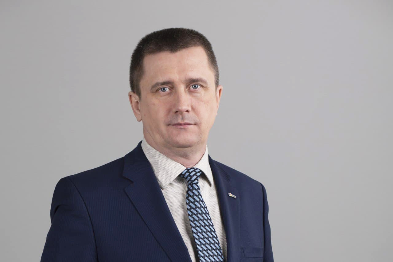 Андрей Колмаков занял пост директора Новосибирского филиала СГК в 2018 году, до этого он два года работал начальником департамента энергетики, жилищного и коммунального хозяйства мэрии Новосибирска