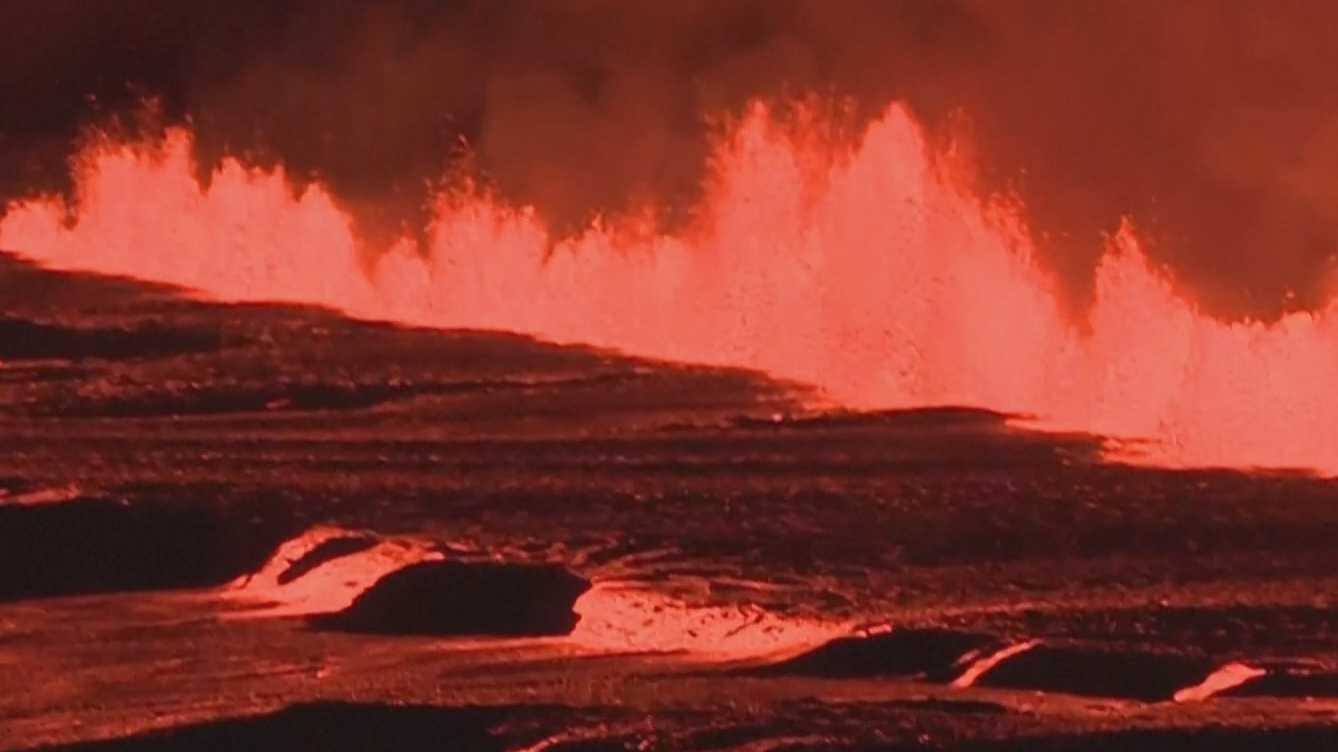 Трещина с огнем: в Исландии началось извержение около Рейкьявика