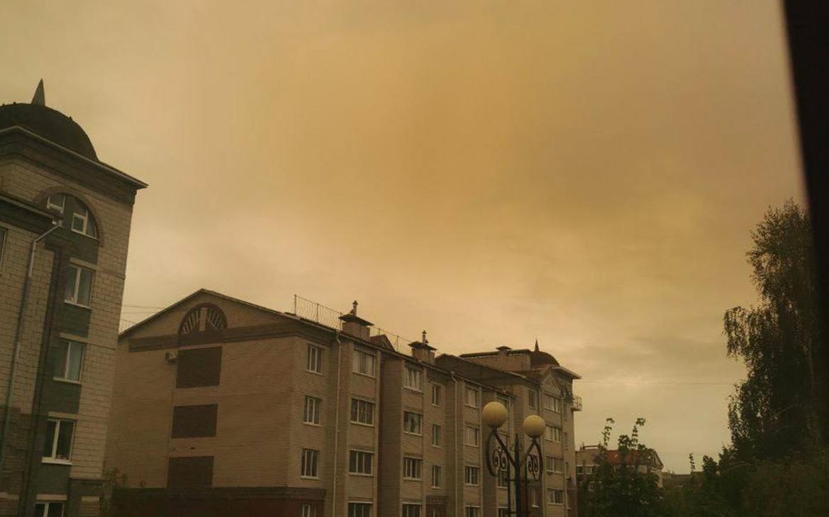 В Крыму и Белгороде небо стало желтым из-за африканской пыли