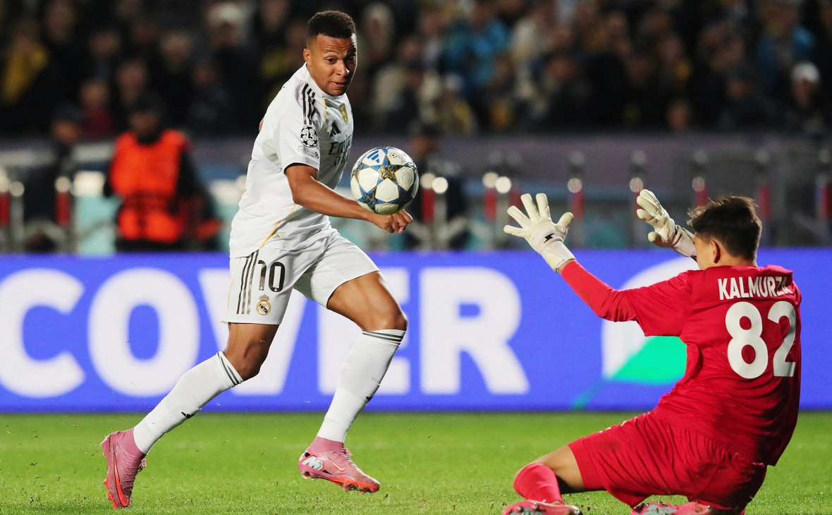 Pavel Mikheyev / Reuters