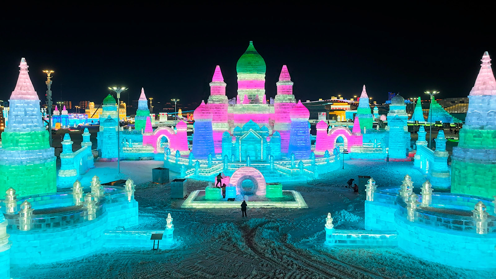 Ледово-снежный тематический парк «Большой мир льда и снега»