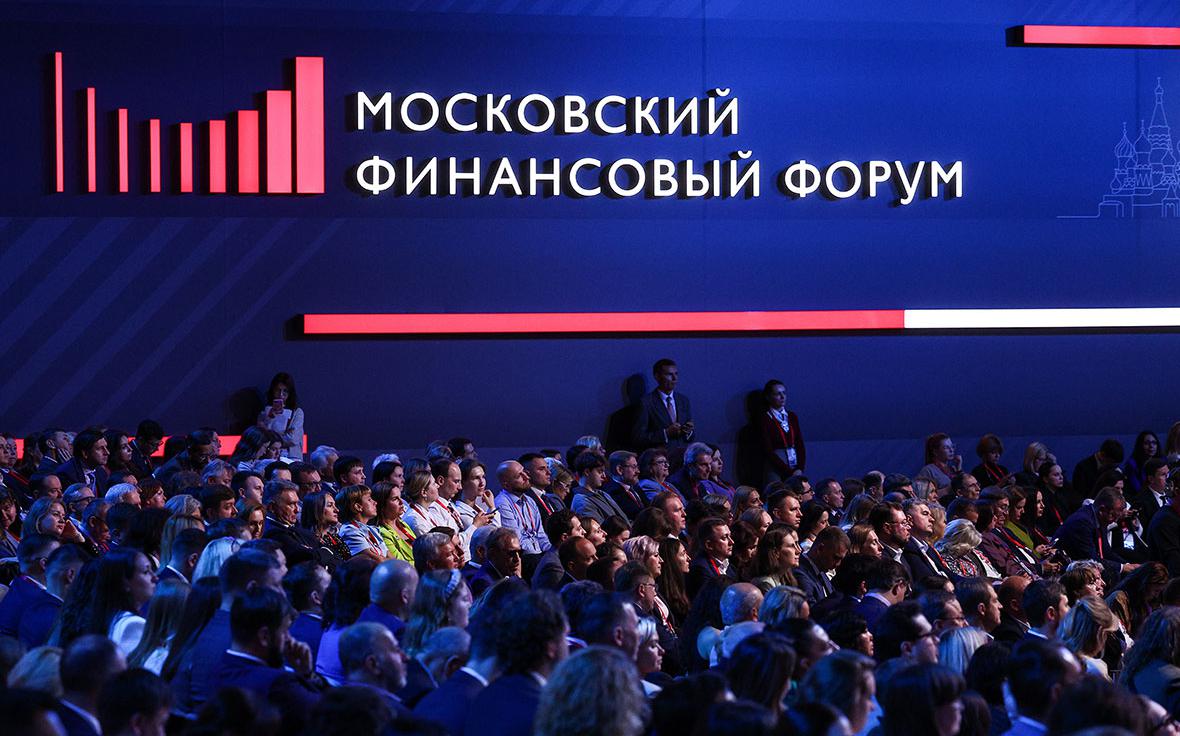 «Осел и рыба»: с кем сравнили российского инвестора на финфоруме в Москве