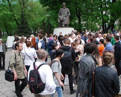 Басманный суд обязал власти Москвы изгнать лагерь оппозиции, "оккупировавшей" Чистые пруды