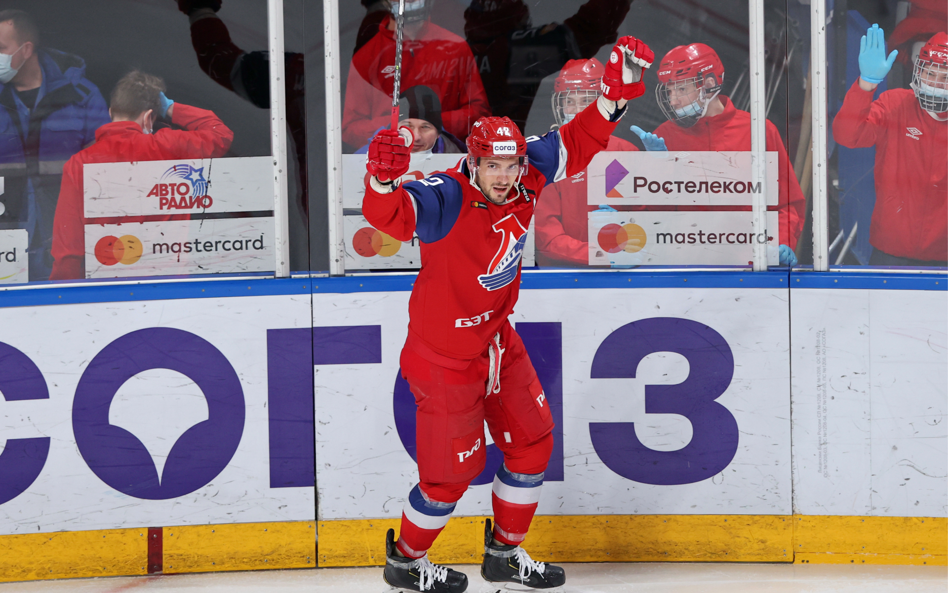 Хоккеист Анисимов сдал отрицательный тест на COVID и вернулся в сборную