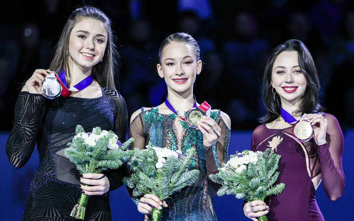 Камила Валиева, Софья Акатьева и Елизавета Туктамышева на церемонии награждения по итогам чемпионата России