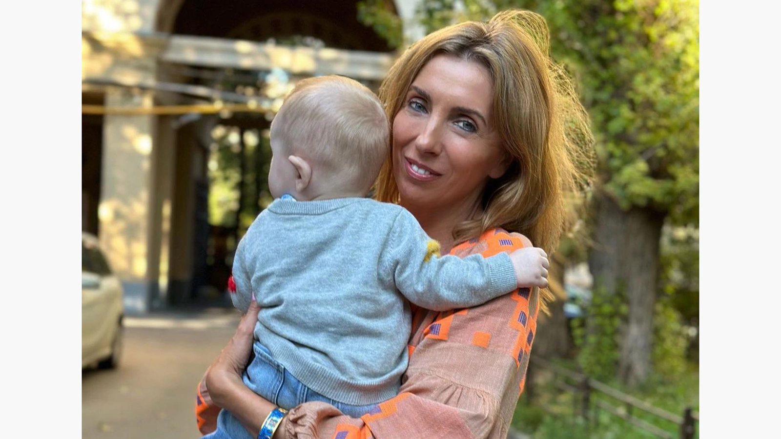 <p>Светлана Бондарчук с сыном</p>