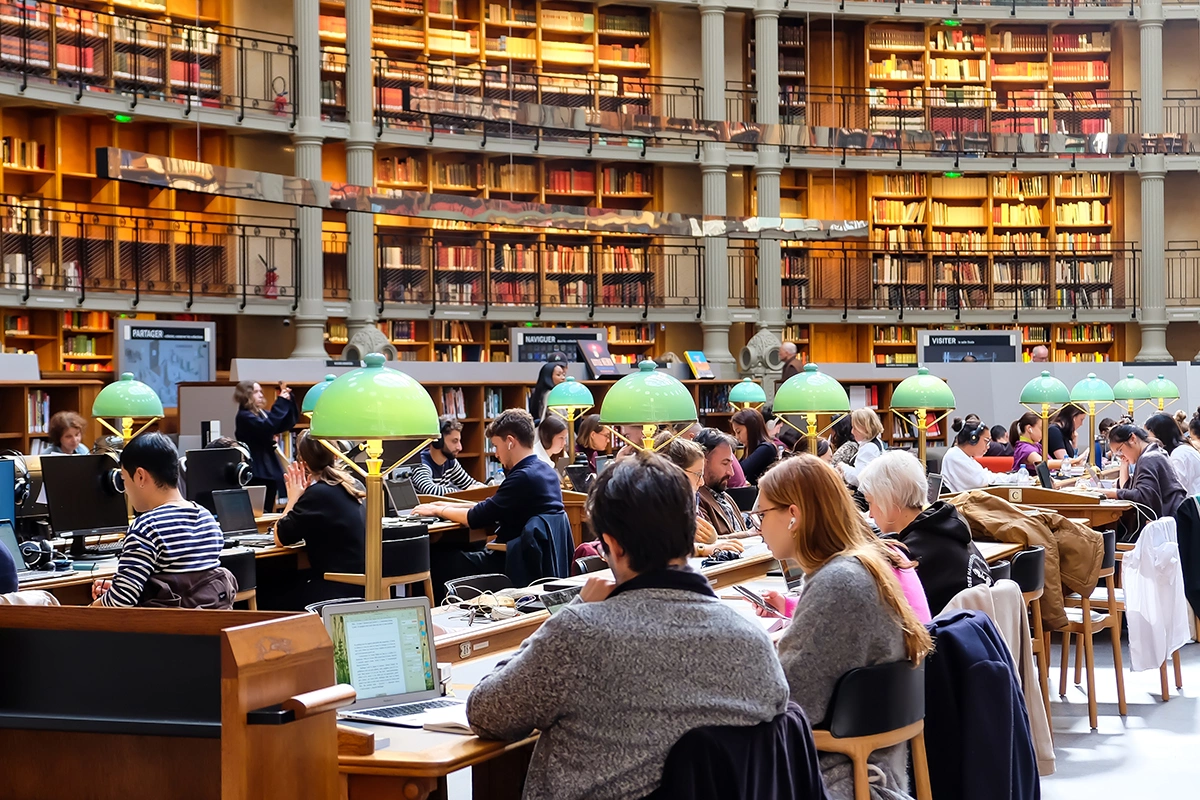 <p>Читальный зал Национальной библиотеки Франции, Париж</p>
