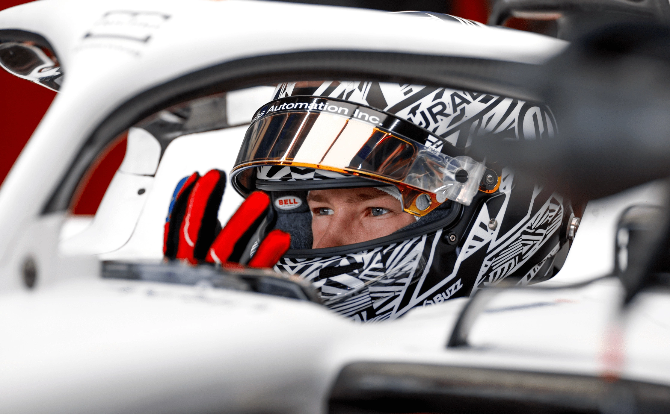 HOCH ZWEI / Global look press