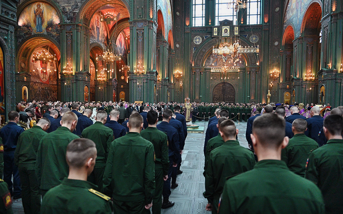 Патриарх Московский и всея Руси Кирилл в главном храме Вооруженных сил РФ