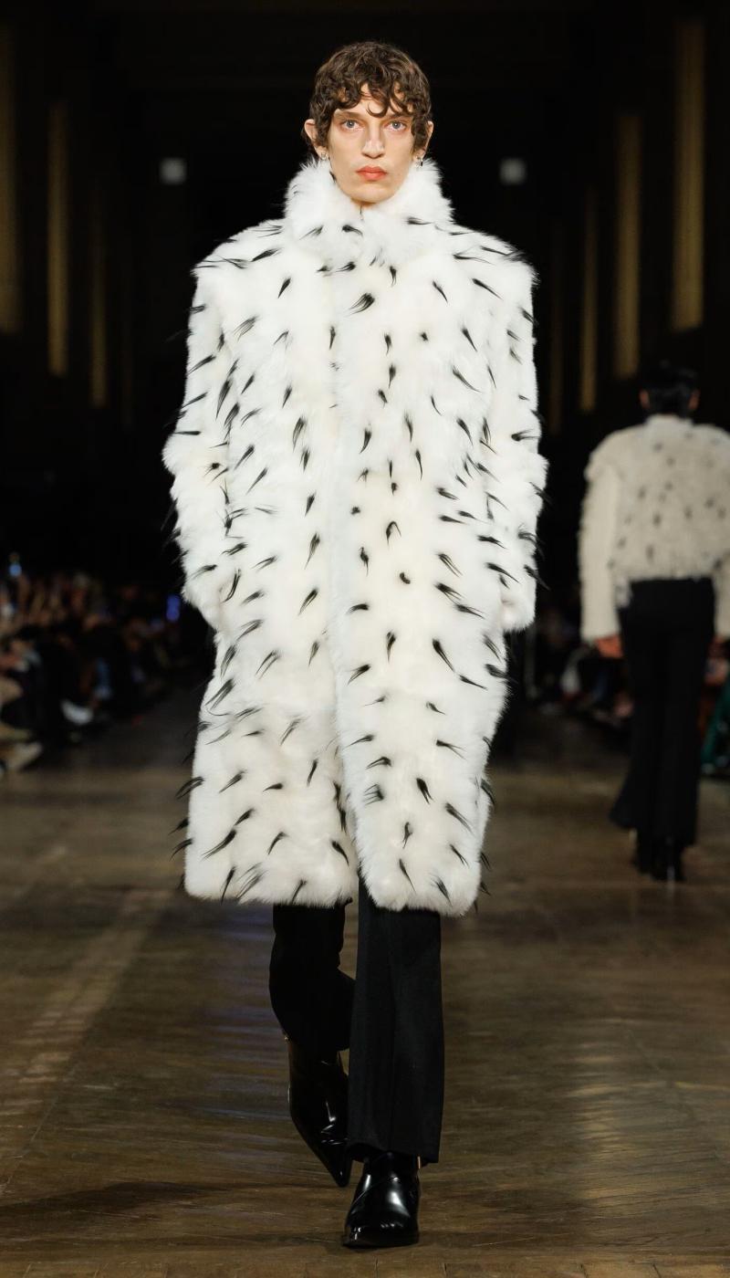McQueen осень-зима 2025-2026