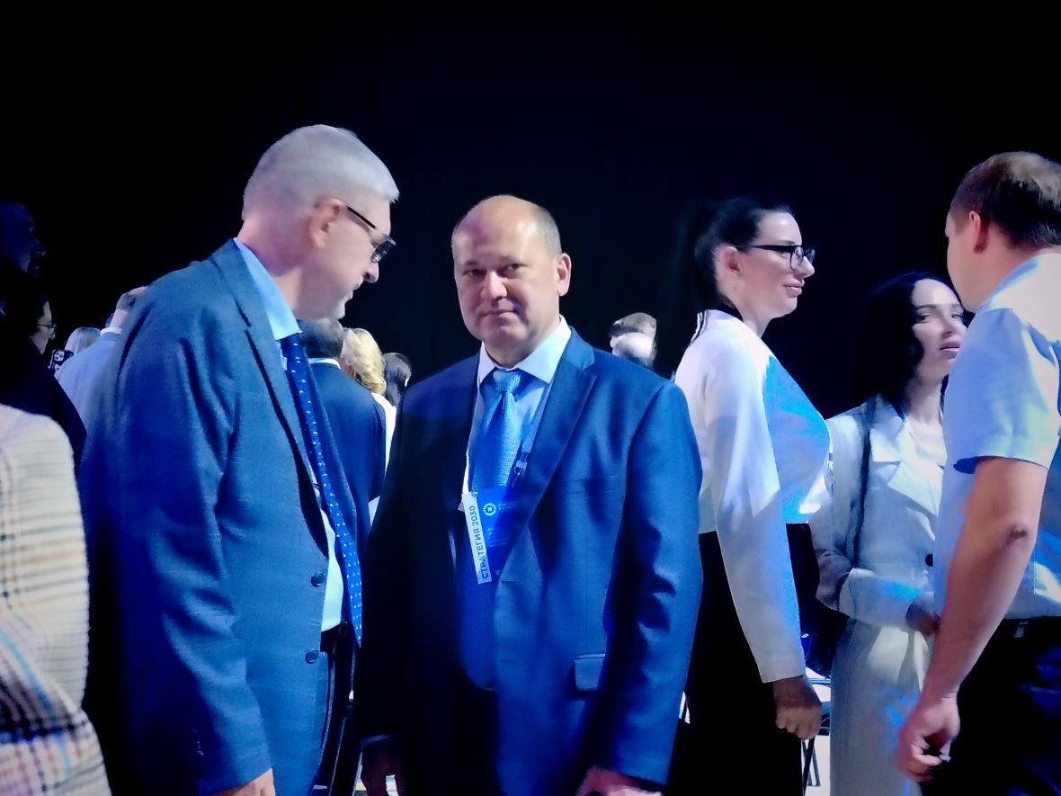 Следом за Камбуловой замечен глава Ростова Александр Скрябин.&nbsp;