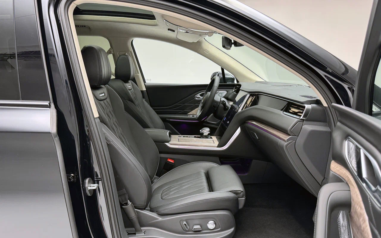 Hongqi HS7
