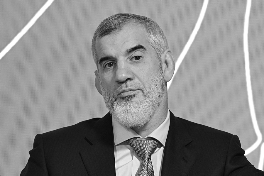 Российский боец вольного стиля Бувайсар Сайтиев умер 2 марта. Ему было 49 лет. Вдова спортсмена Индира Сайтиева сообщила, что он выпал из окна на втором этаже, и сочла случившееся несчастным случаем.

Сайтиев&nbsp;&mdash; один из самых титулованных борцов. Он трижды выигрывал Олимпиаду, шесть раз&nbsp;&mdash; чемпионат мира и столько&nbsp;же чемпионат Европы. Четырехкратный чемпион России, заслуженный мастер спорта страны. В 2016&ndash;2021 годах был депутатом Госдумы от Дагестана.

Читать больше