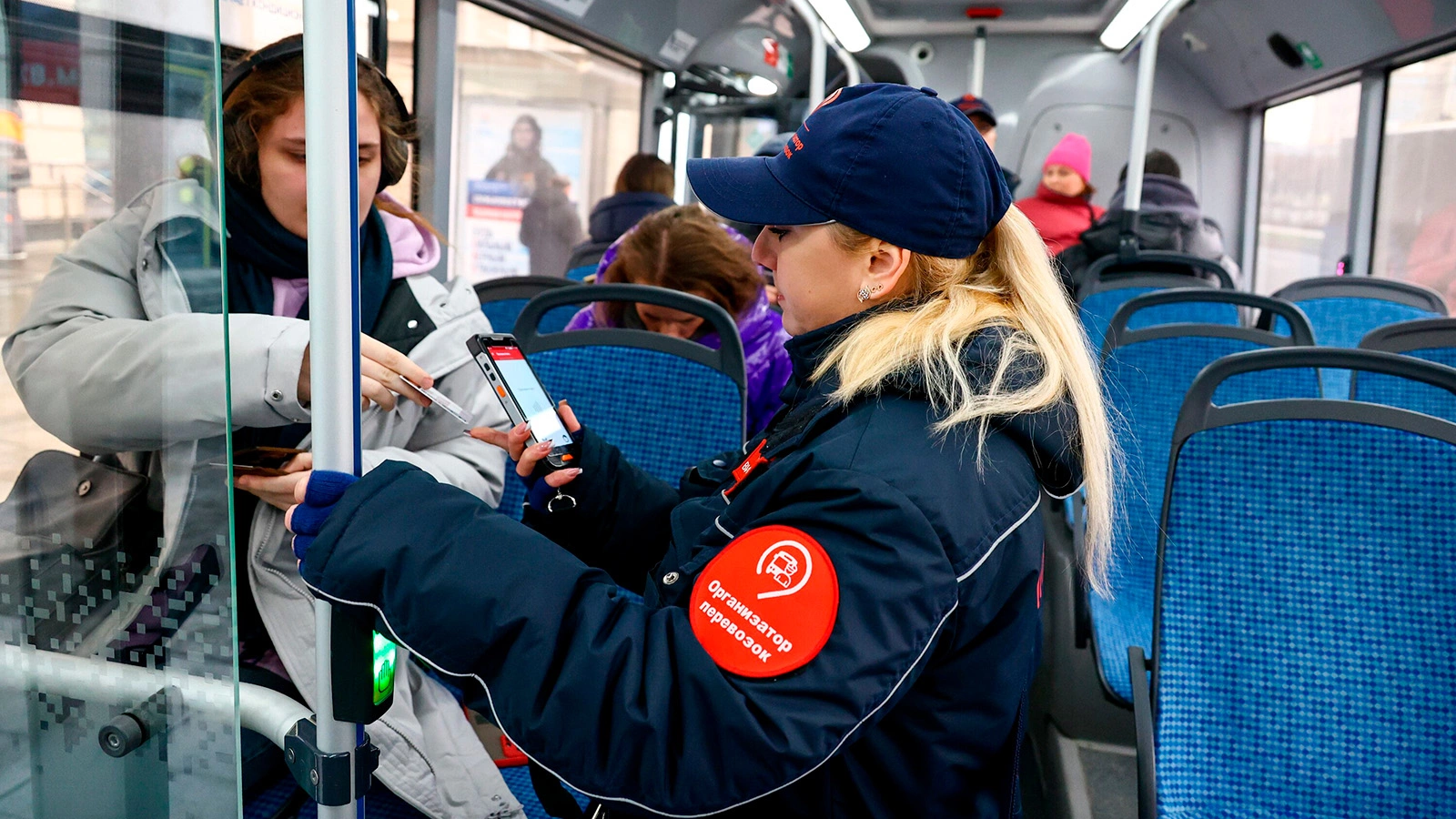 Работа контролеров наземного городского транспорта столицы