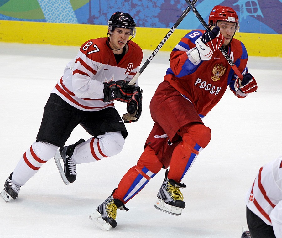 Успеха на Олимпийских играх россиянин добиться пока так и не смог. Впервые в карьере Овечкин участвовал в них в феврале 2006 года в Турине. Тогда он забросил пять шайб, среди которых был и победный гол в четвертьфинале со сборной Канады, и стал единственным из российских хоккеистов, кто вошел в символическую сборную тех Игр. На Олимпиаде-2010 в Ванкувере сборную России в четвертьфинале разгромили канадцы.&nbsp;
