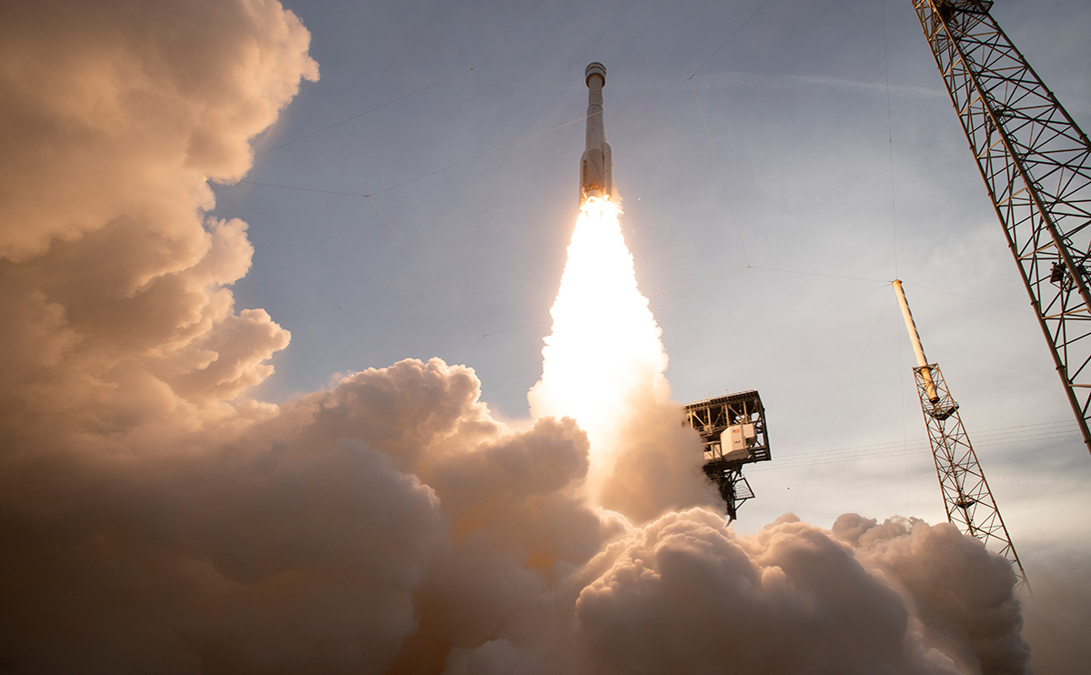 Ракета-носитель Atlas V с космическим кораблем Starliner