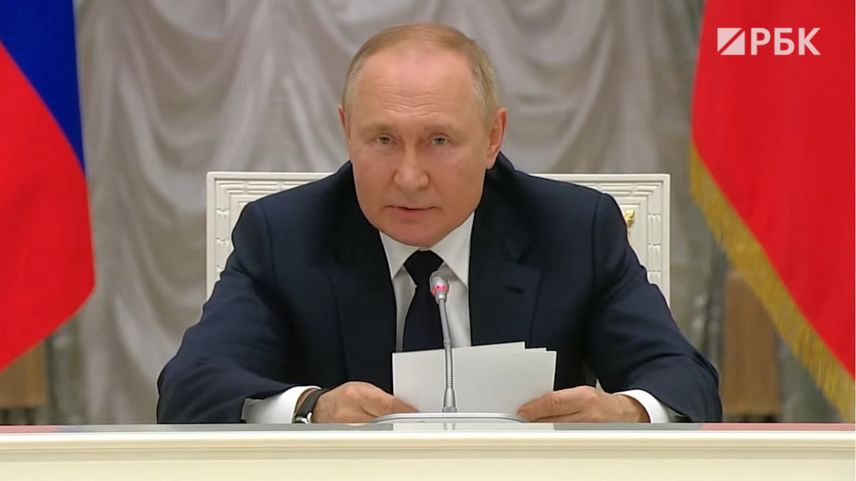 Путин ответил желающим победить Россию в бою фразой «пусть попробуют»