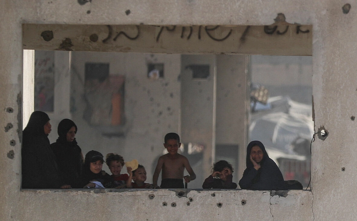 Mahmoud Issa / Reuters