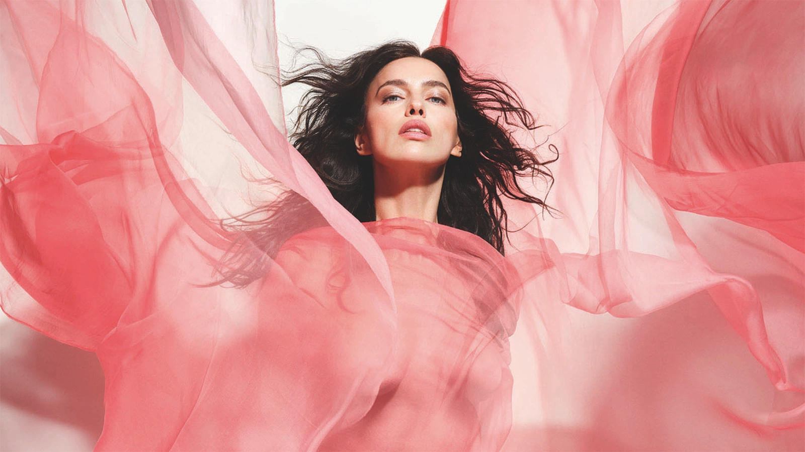 Ирина Шейк, Тильда Суинтон и FKA twigs снялись в календаре Pirelli