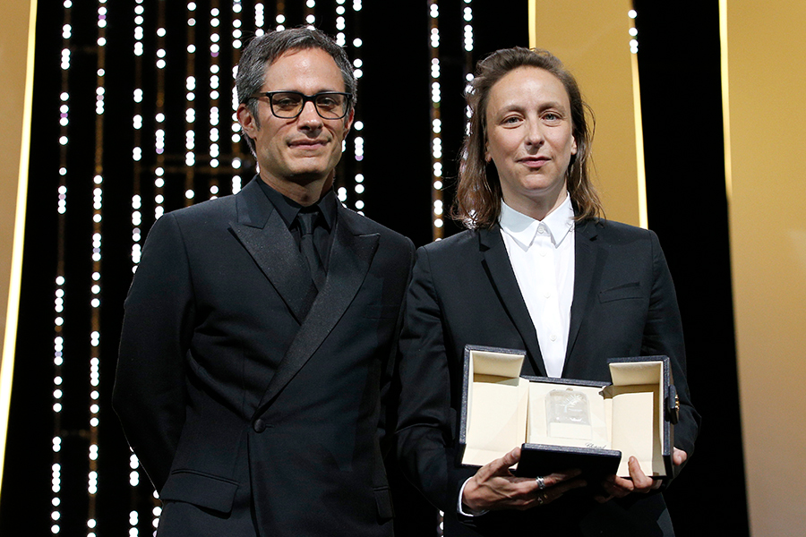 ​Лауреат премии за лучший сценарий режиссер Селин Скьамма&nbsp;и актер&nbsp;Гаэль Гарсиа Берналь