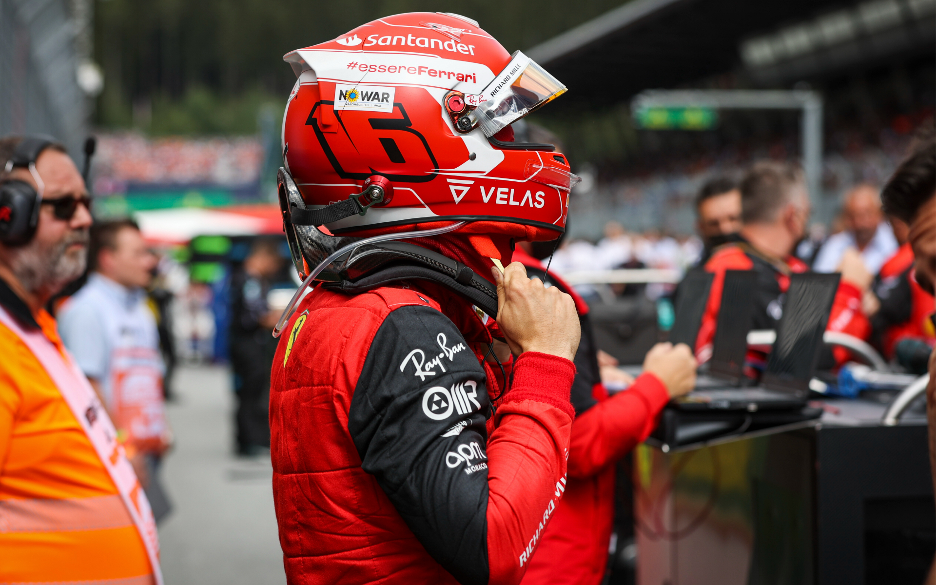 Пилот Ferrari победил на Гран-при Австрии после схода партнера по команде :: Формула-1 :: РБК Спорт