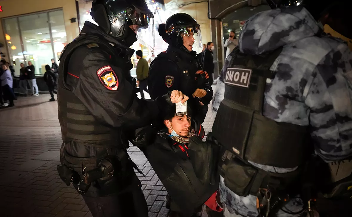 Александр Земляниченко / AP