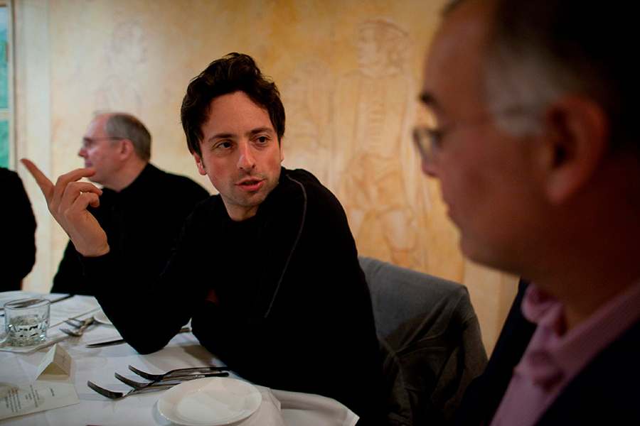 Колумнист Дэвид Брукс разговаривает с Сергеем Брином.