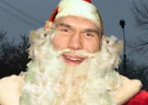 Николай Валуев на день стал Дедом Морозом