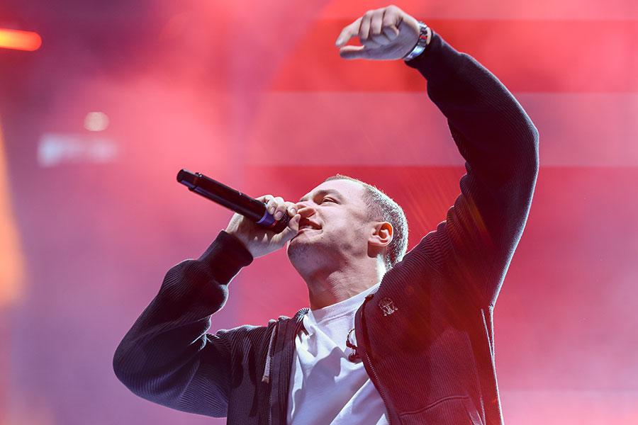 Рэпер Macan (Андрей Косолапов) во время фестиваля &laquo;Петровские ассамблеи 3.2.2&raquo; на стадионе &laquo;Газпром Арена&raquo;, 2025 год