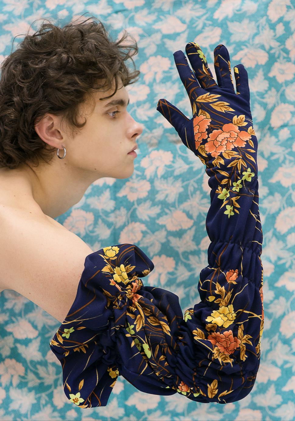 Перчатки MUR, 95 000 руб.