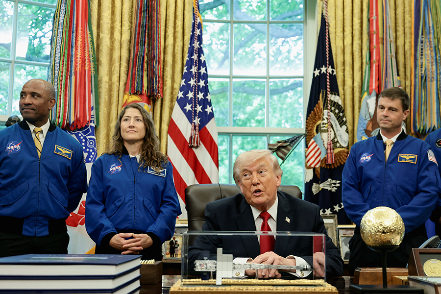 Evelyn Hockstein / Reuters