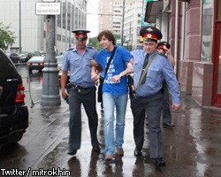 В Москве задержаны активисты "Молодежного Яблока" за пикет у офиса "ЕР"