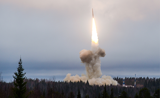 Запуск межконтинентальной баллистической ракеты шахтного базирования комплекса &laquo;Тополь-М&raquo; на&nbsp;космодроме Плесецк. Ноябрь 2014 года
