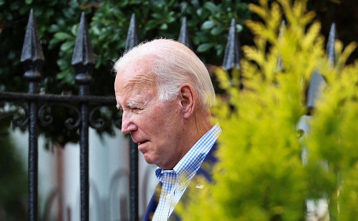 Julia Nikhinson / Reuters