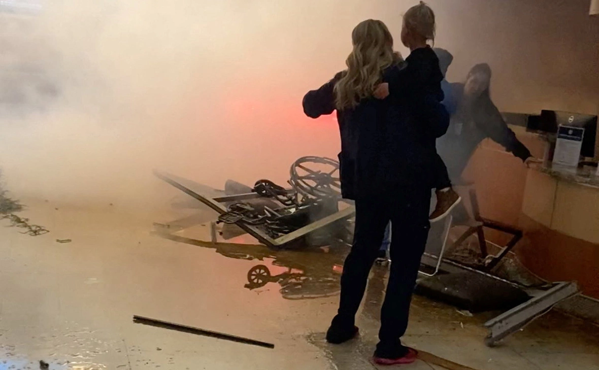 Stephen Hughes / Reuters