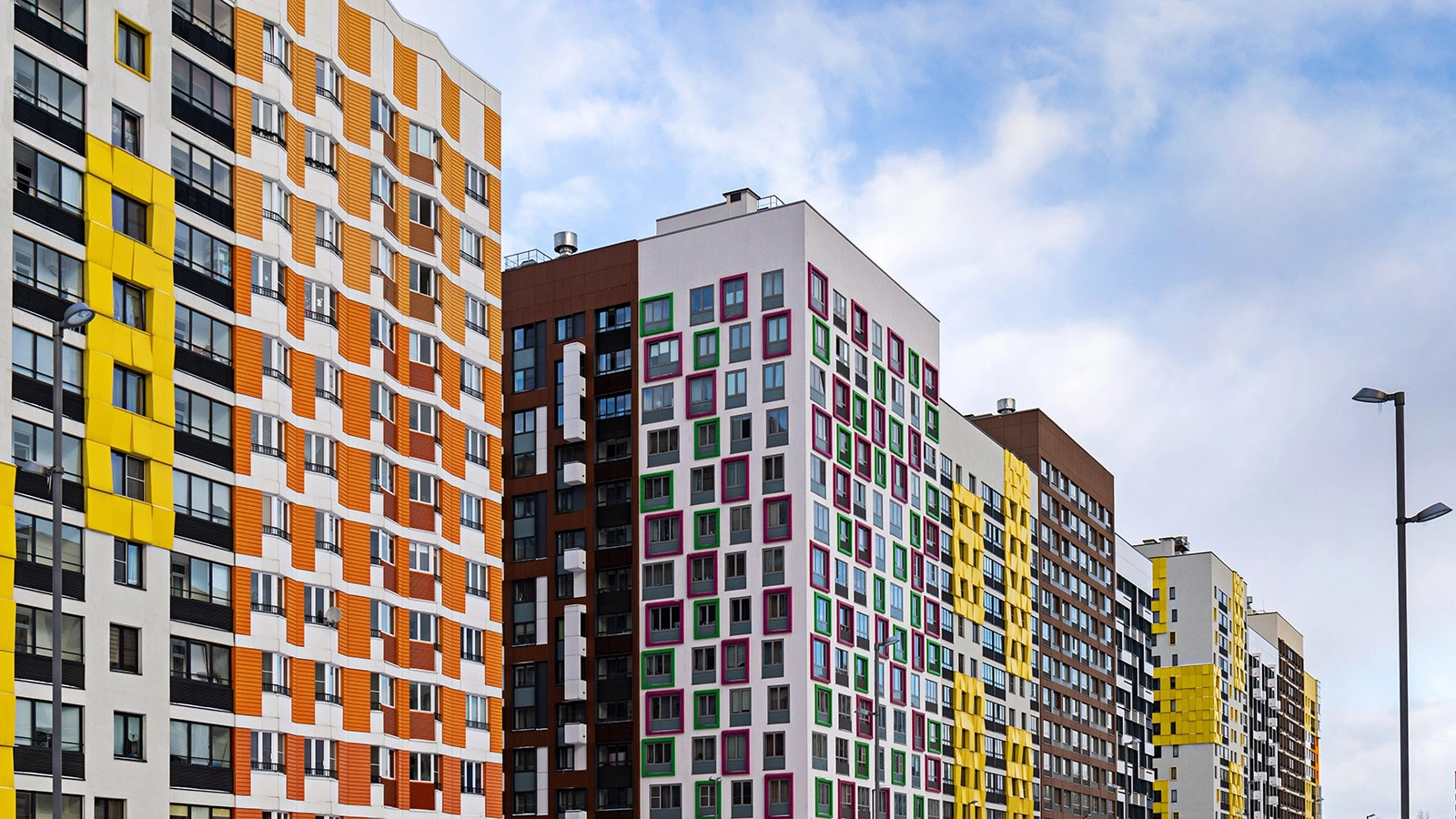 Когда за курение в квартире могут оштрафовать. В Госдуме объяснили