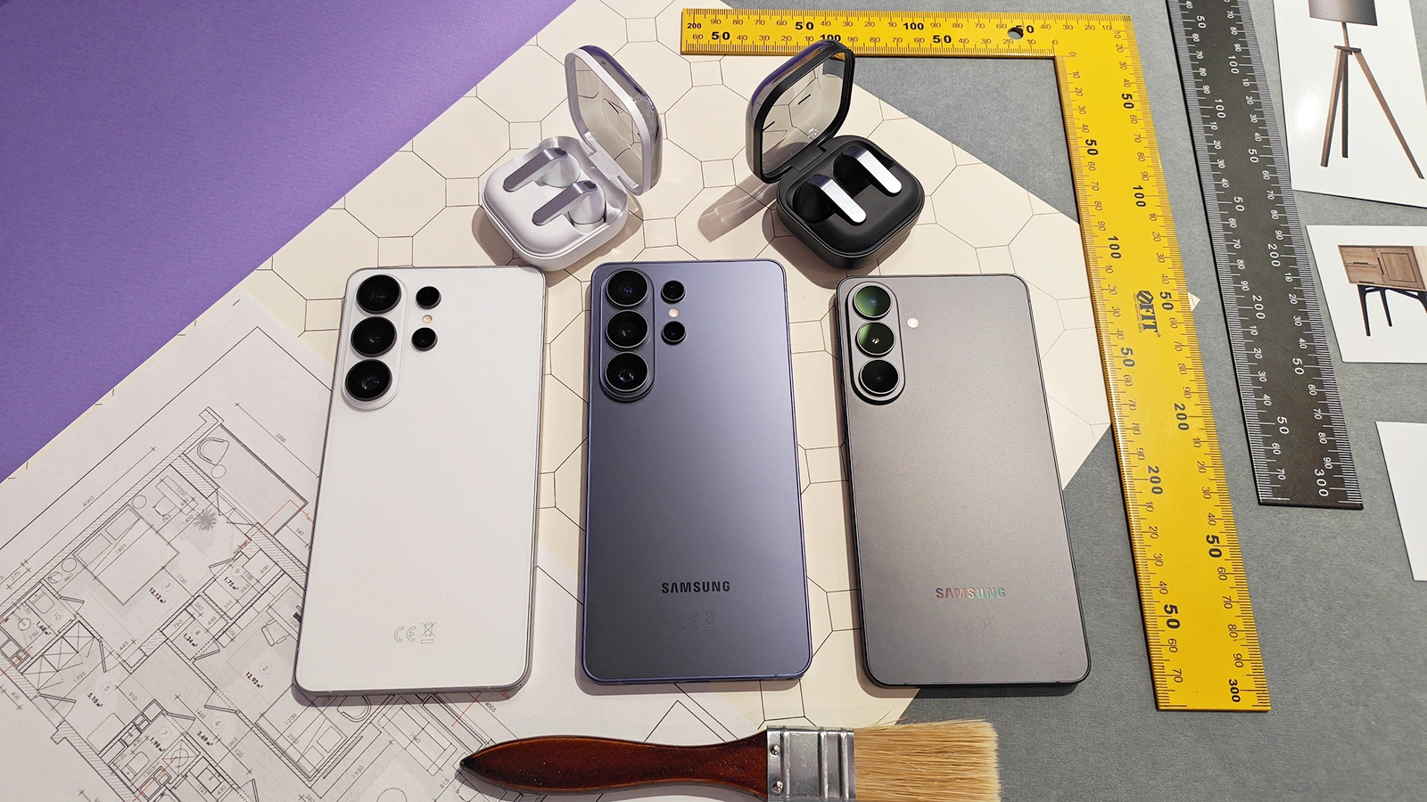 Компания Samsung представила флагманские смартфоны нового поколения и другие гаджеты