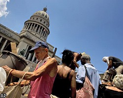 Власти Кубы подняли пенсии и зарплаты