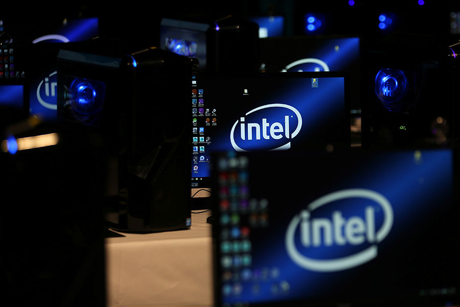 Крупнейший американский производитель процессоров Intel объявил о приостановке поставок в Россию и Белоруссию