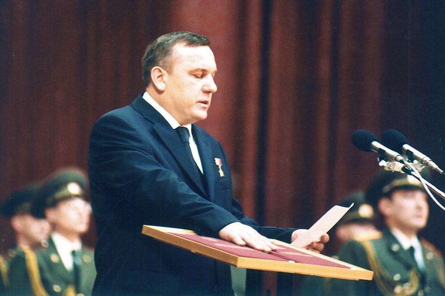 Церемония инаугурации губернатора Ульяновской области Владимира Шаманова, 2001 год