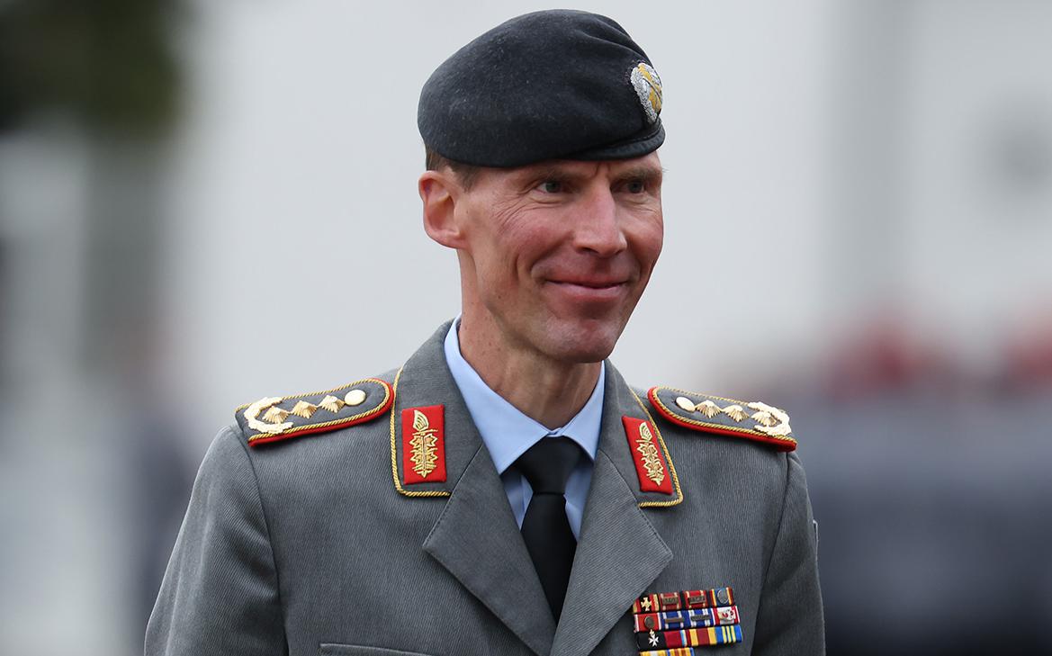 Немецкий «YouTube-генерал» рассказал о прерванных связях с США по Украине