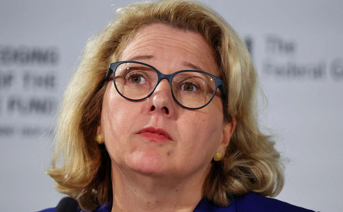 Wolfgang Rattay / Reuters