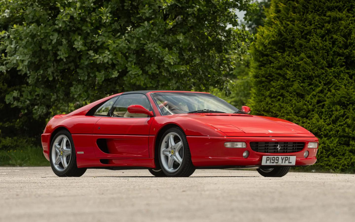 29-летний Ferrari Джереми Кларксона выставили на аукцион. Фото и цена