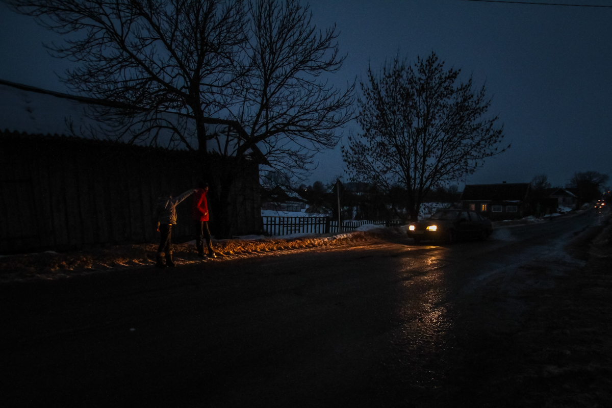 На центральной улице поселка Освея недалеко от государственных границ с Россией и Латвией. Белоруссия, Верхнедвинский район