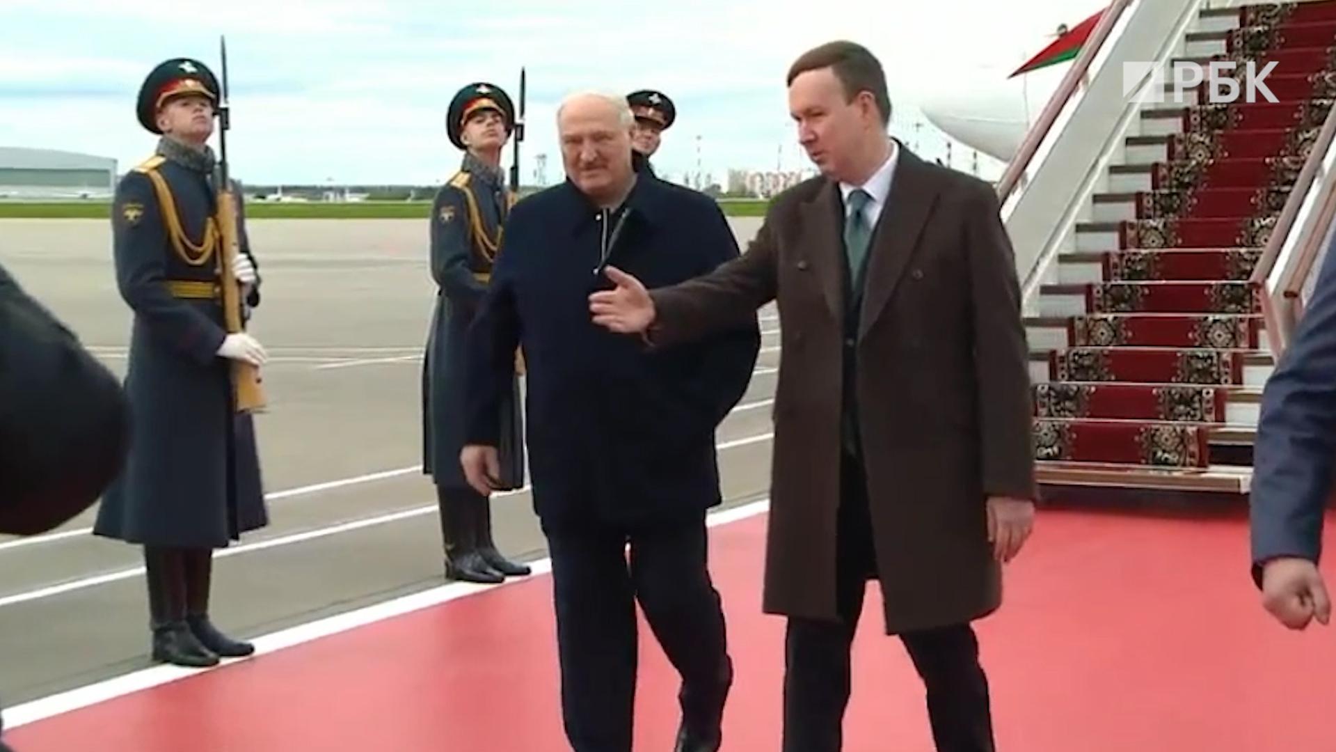 Лукашенко прилетел в Россию на парад Победы